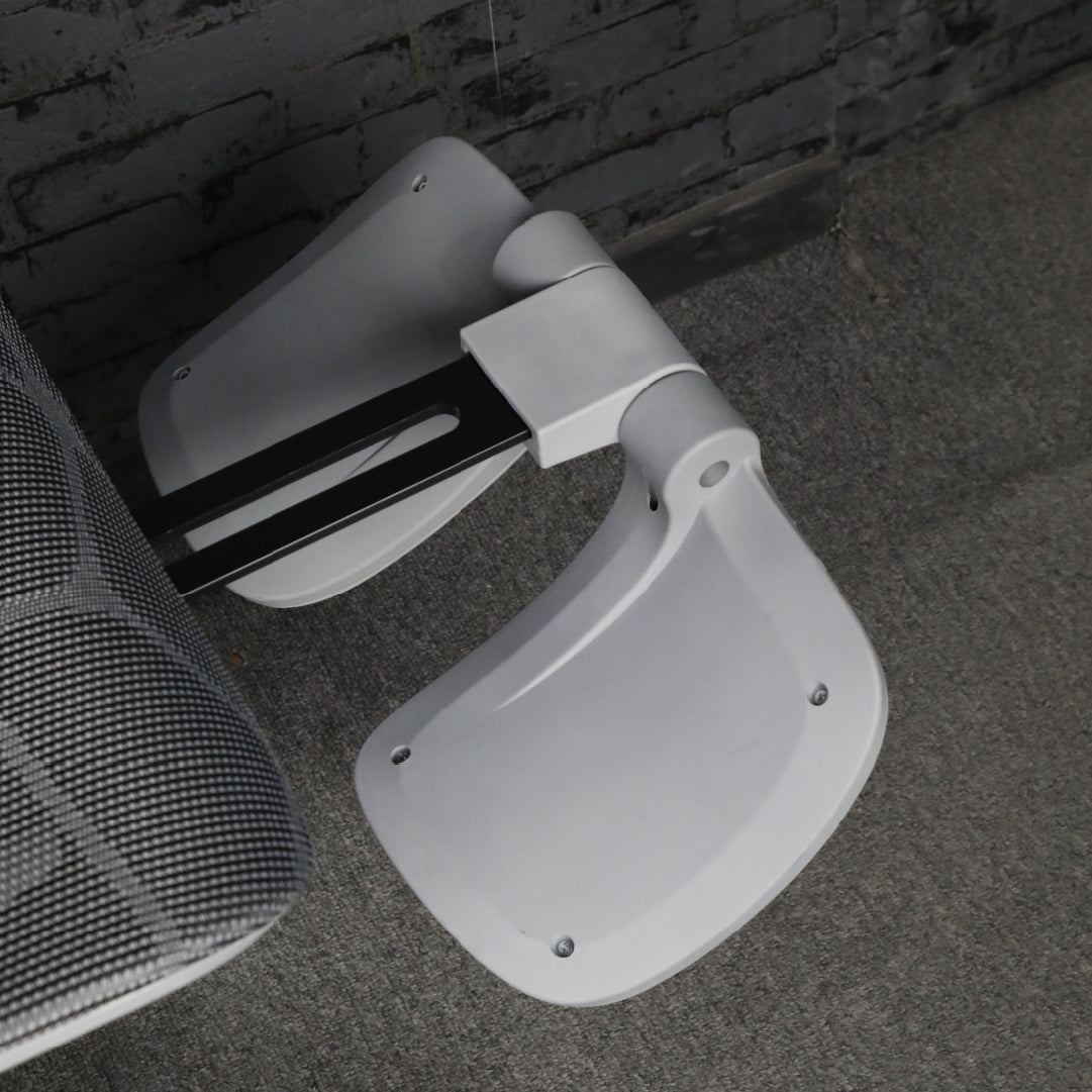 Ergonomic Office Chair – Footrest, Sliding Mechanism, Class 4 Gas Lift | Gray