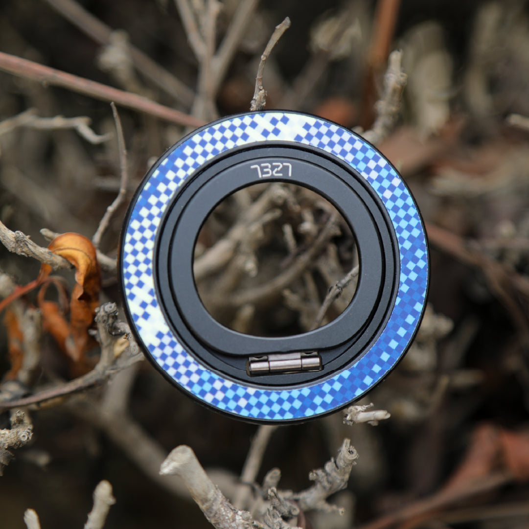 LZEL Magsfe 360 Kickstand Ring For iPhone | Blue & White