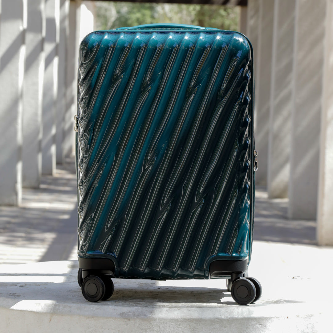 90 Percent 4 Wheels 20 Inch Suitcase