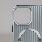 كڤر حماية ASLI Corrugared Ridge المعدني المميز لهاتف iPhone 16 Pro مع حماية محسّنة للكاميرا.
