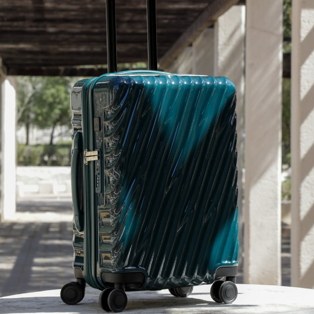 90 Percent 4 Wheels 20 Inch Suitcase