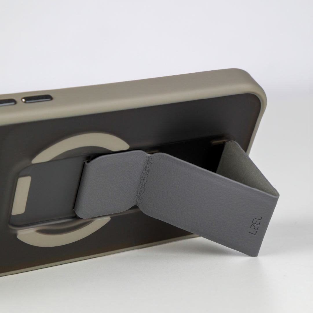 LZEL Magsynto Strap Case for iPhone 17 Pro