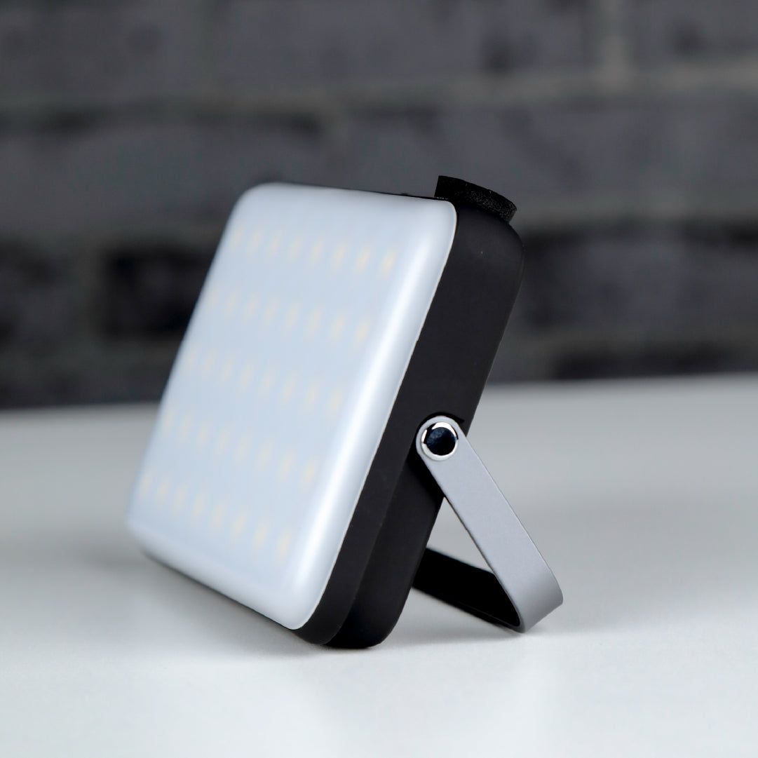 LZEL Luminova Surg10 كشاف LED ثلاثي الوضع + باور بنك، 100–800 لومن، قابل لإعادة الشحن USB-C 