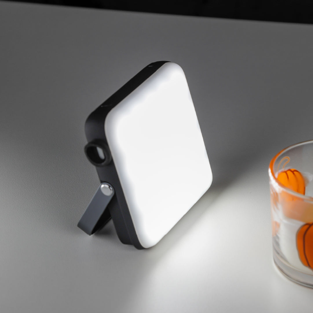 مصباح LED LZEL Luminova Surge20 ثلاثي الوضعية | 100-1200 لومين مع بطارية 20,000 ملّي أمبير 