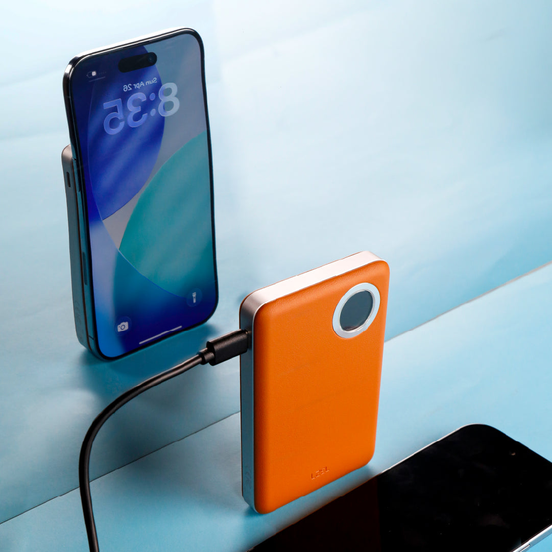 Novus MagPower  بطارية شحن متنقلة محمولة من ليزل PD بسعة 10,000 مللي أمبير بقوة 20 واط متوافق مع  MagSafe مع كيبل USB-C 