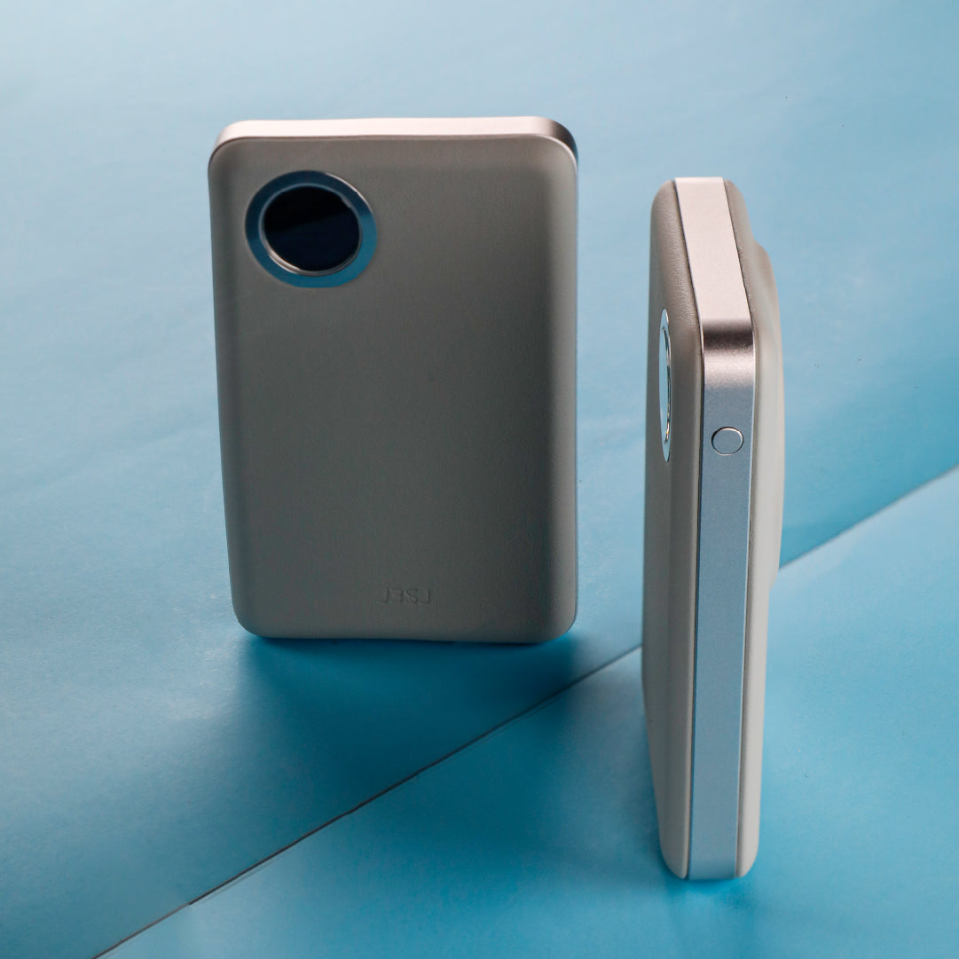 Novus MagPower  بطارية شحن متنقلة محمولة من ليزل PD بسعة 10,000 مللي أمبير بقوة 20 واط متوافق مع  MagSafe مع كيبل USB-C 