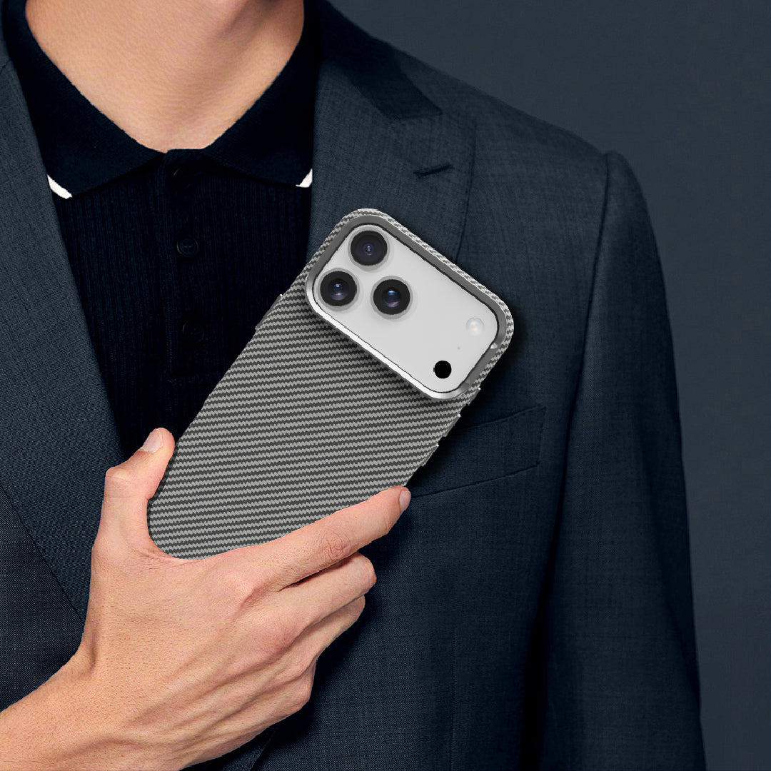 كڤر حماية LZEL MagCarbon 3DGrip لجهاز iPhone 17 Pro | رمادي