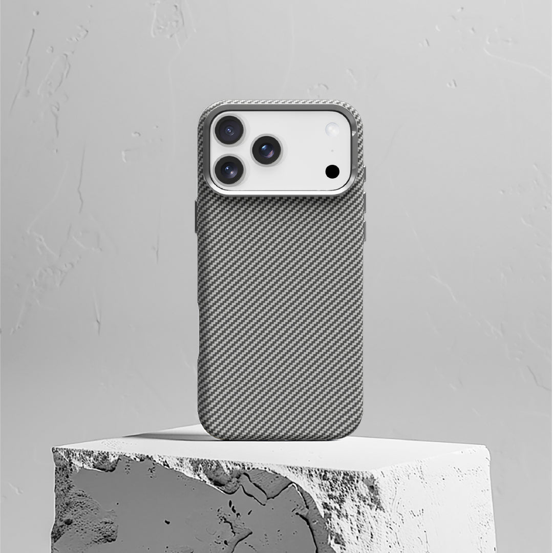 كڤر حماية LZEL MagCarbon 3DGrip لجهاز iPhone 17 Pro Max | رمادي