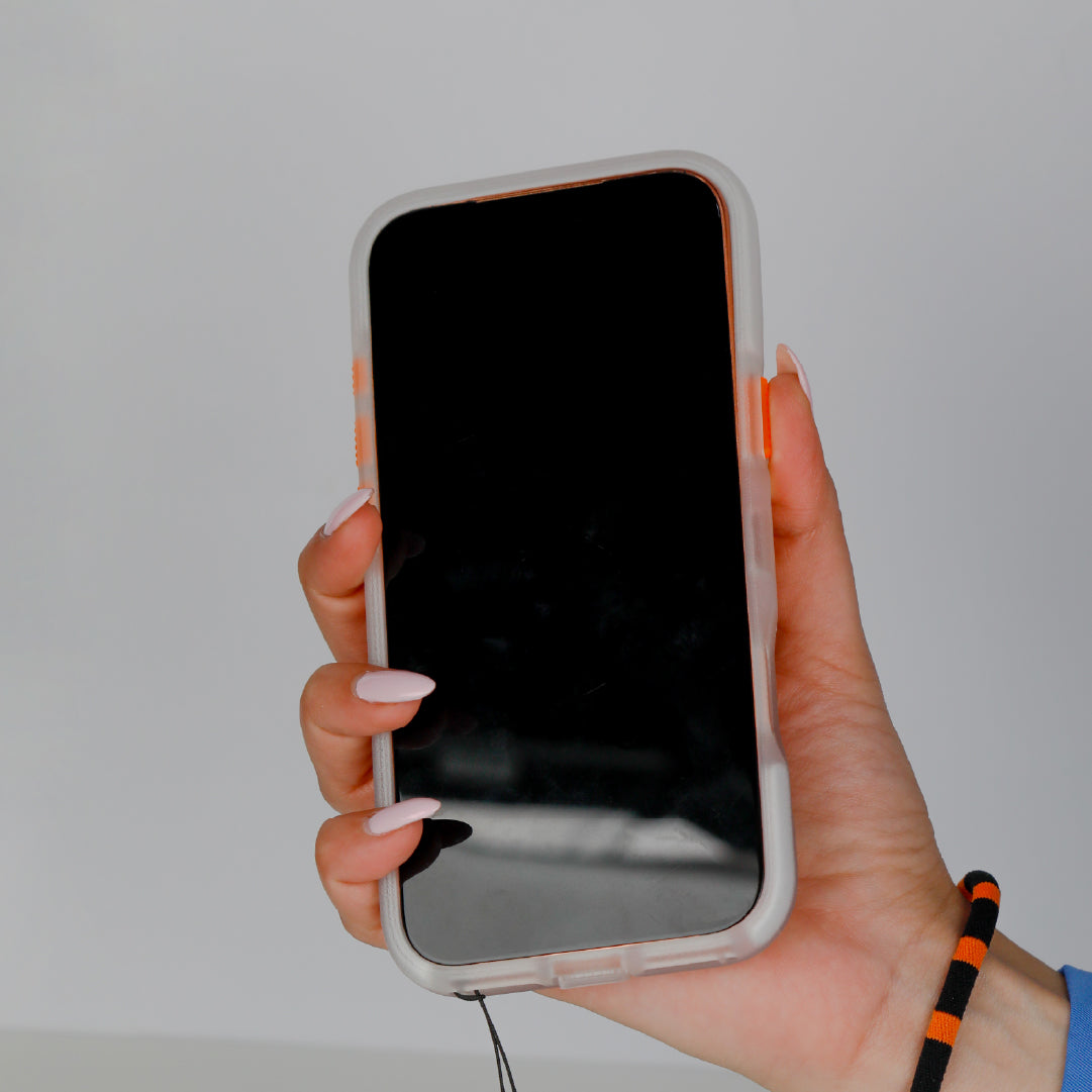 كڤر حماية أسلي جلوبال LanyardMag لهاتف iPhone 17 Pro Max – دعم MagSafe مع علاقة لليد مدمجة