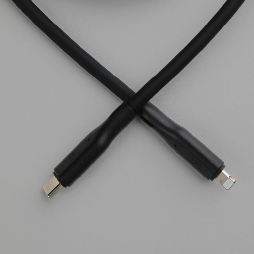 كيبل من Lzel معتمد USB-C إلى Lightning ، نقل بيانات بسرعة 480Mbps، طاقة 20V 3A، PD بقوة 60W، غلاف سيليكون سائل ناعم، هيكل TPE، طول 2 متر 