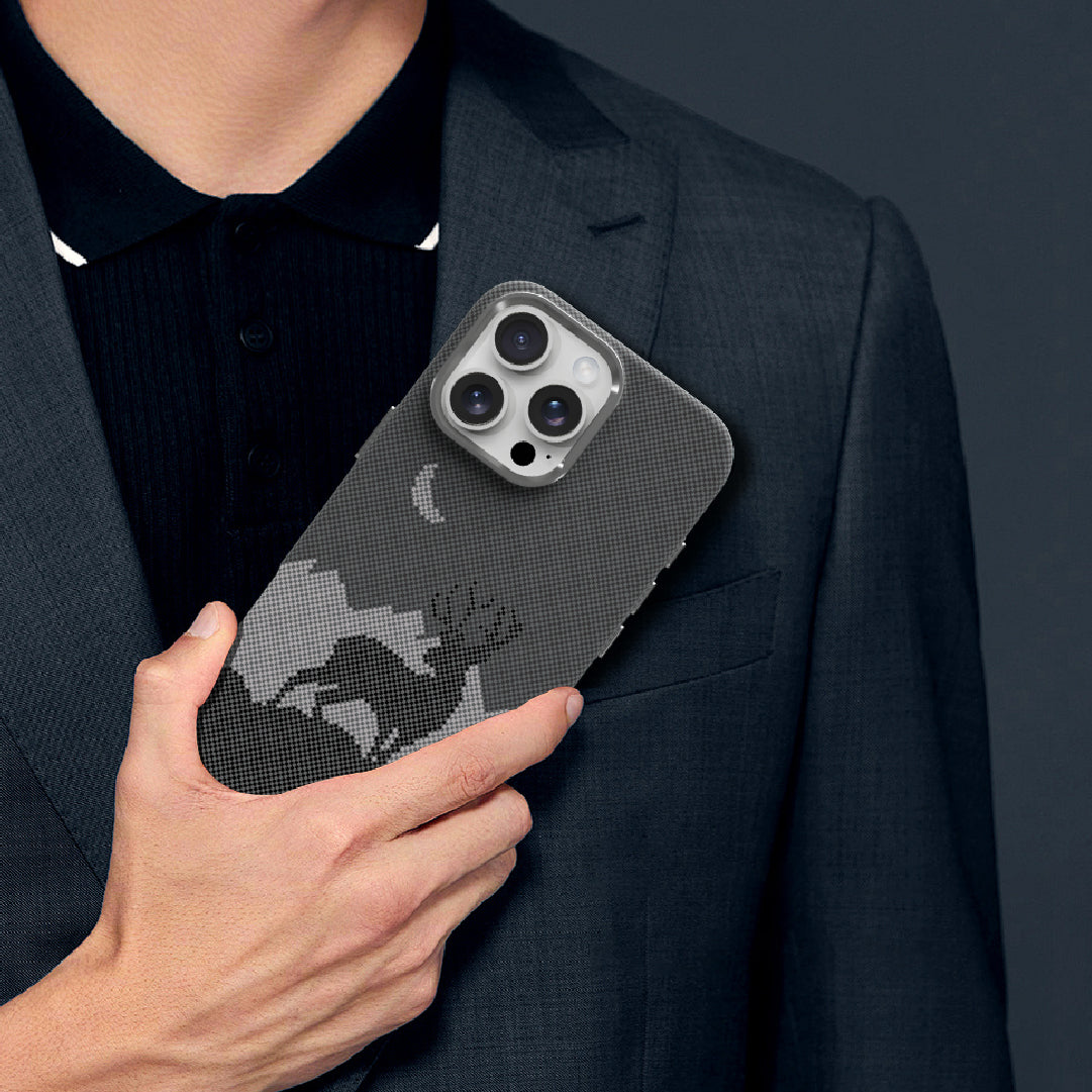 كڤر حماية MagCarbon Deer من LZEL لجهاز iPhone 16 Pro Max | غزال أسود