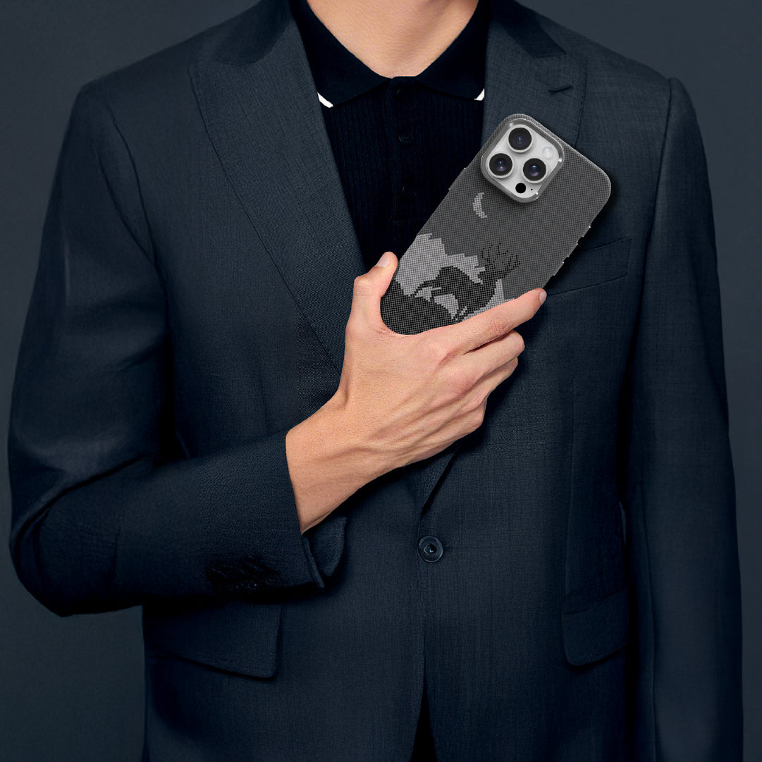 كڤر حماية MagCarbon Deer من LZEL لجهاز iPhone 16 Pro Max | غزال أسود