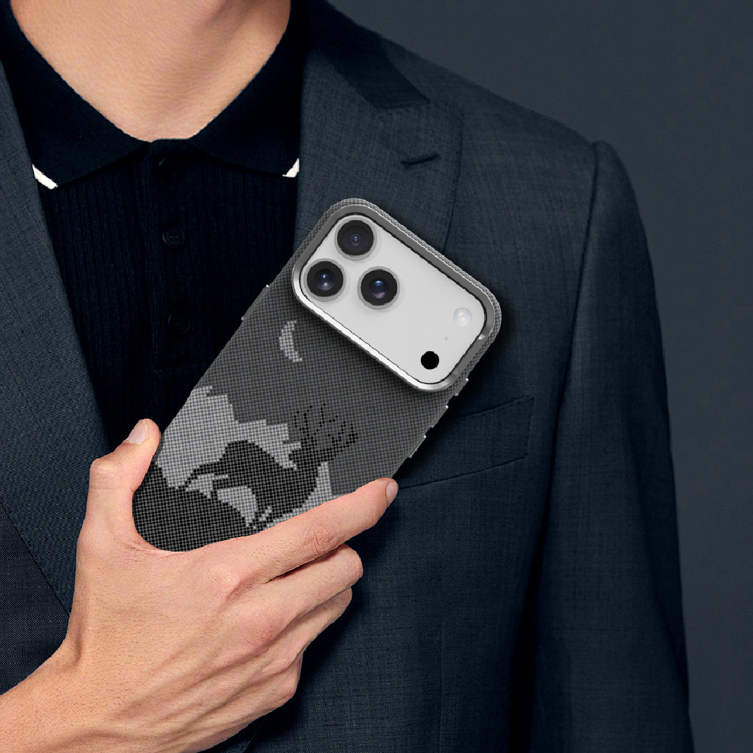 كڤر حماية MagCarbon Deer من LZEL لجهاز iPhone 17 Pro Max | غزال أسود