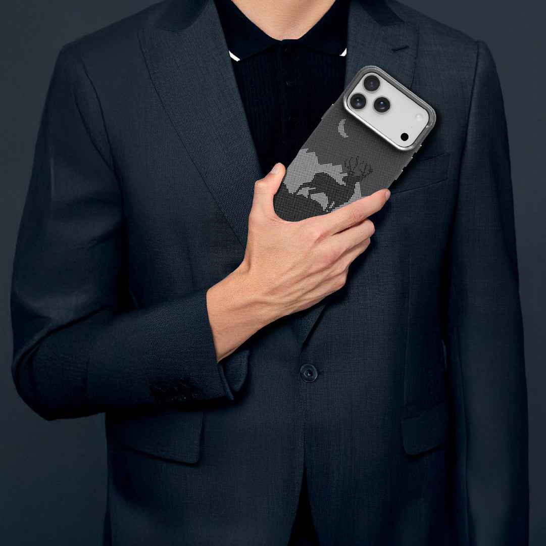 كڤر حماية MagCarbon Deer من LZEL لجهاز iPhone 17 Pro Max | غزال أسود