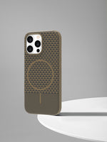 كڤر حماية من LZEL Magcarbon Splice لهاتف  iPhone 16 Pro 