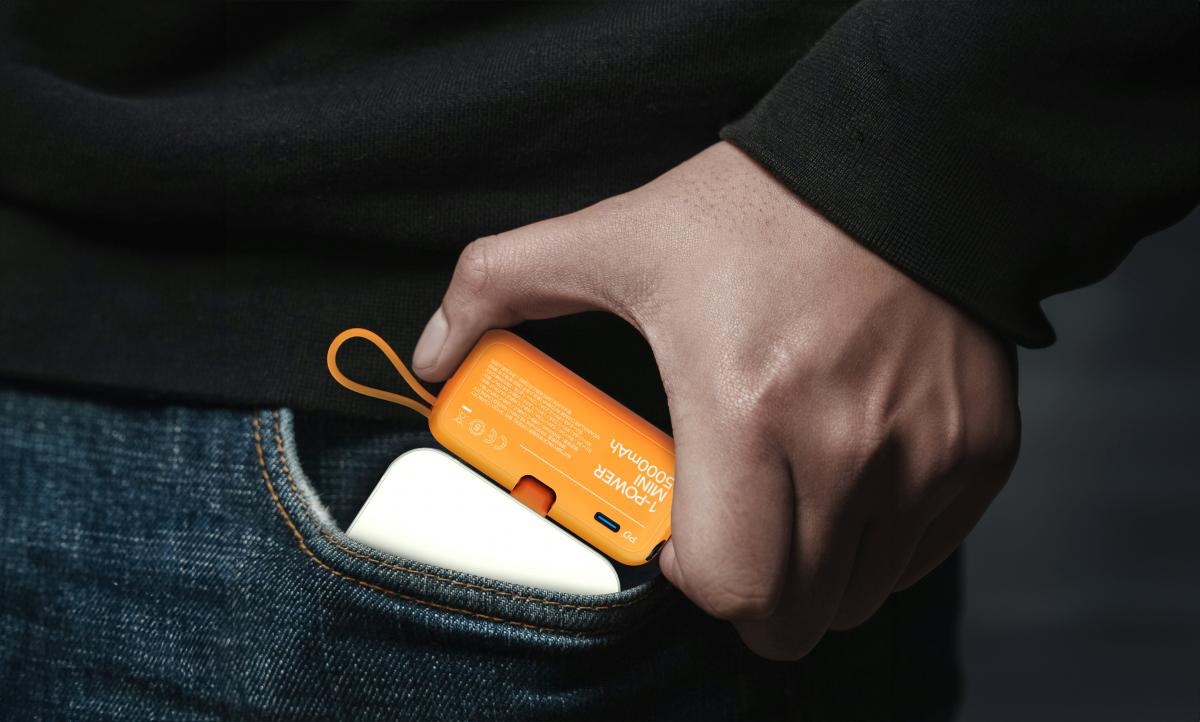 بطارية شحن 1-Power ميني 5000 مللي أمبير في الساعة بطارية USB C قابلة للطي من Momax | برتقالي