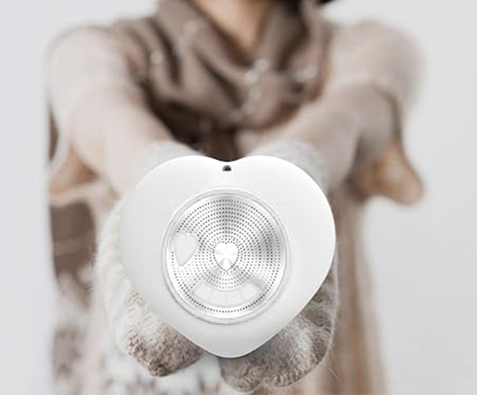 مكبر صوت لاسلكي عائم IPX7 مقاوم للماء مع LED | أبيض