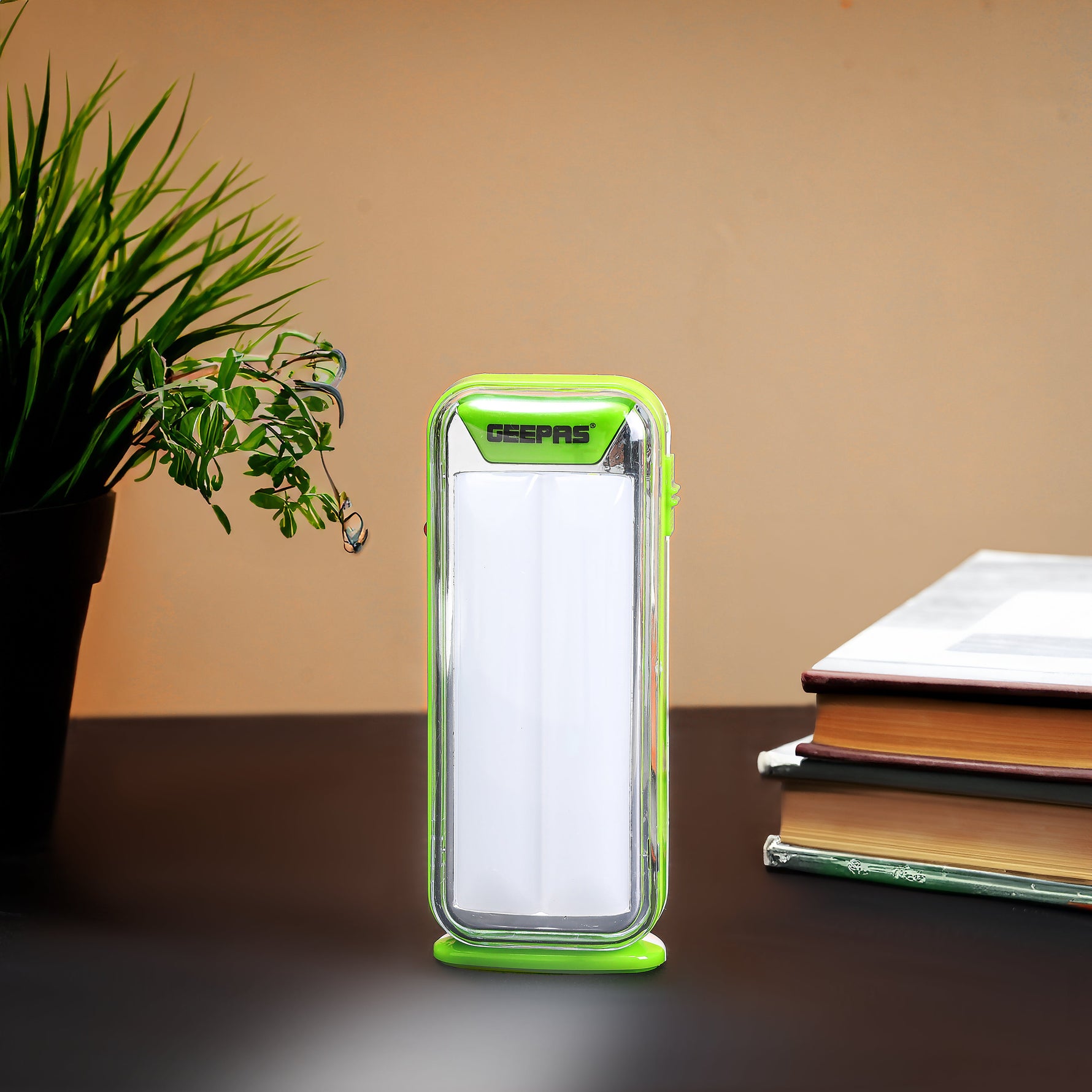 فانوس LED قابل للشحن من جييباس | 18 لمبة LED عالية القوة | تصميم موفّر للطاقة | يعمل لمدة 4 ساعات | بطارية طويلة العمر 1200 مللي أمبير | مثالي للاستخدام المنزلي والتخييم