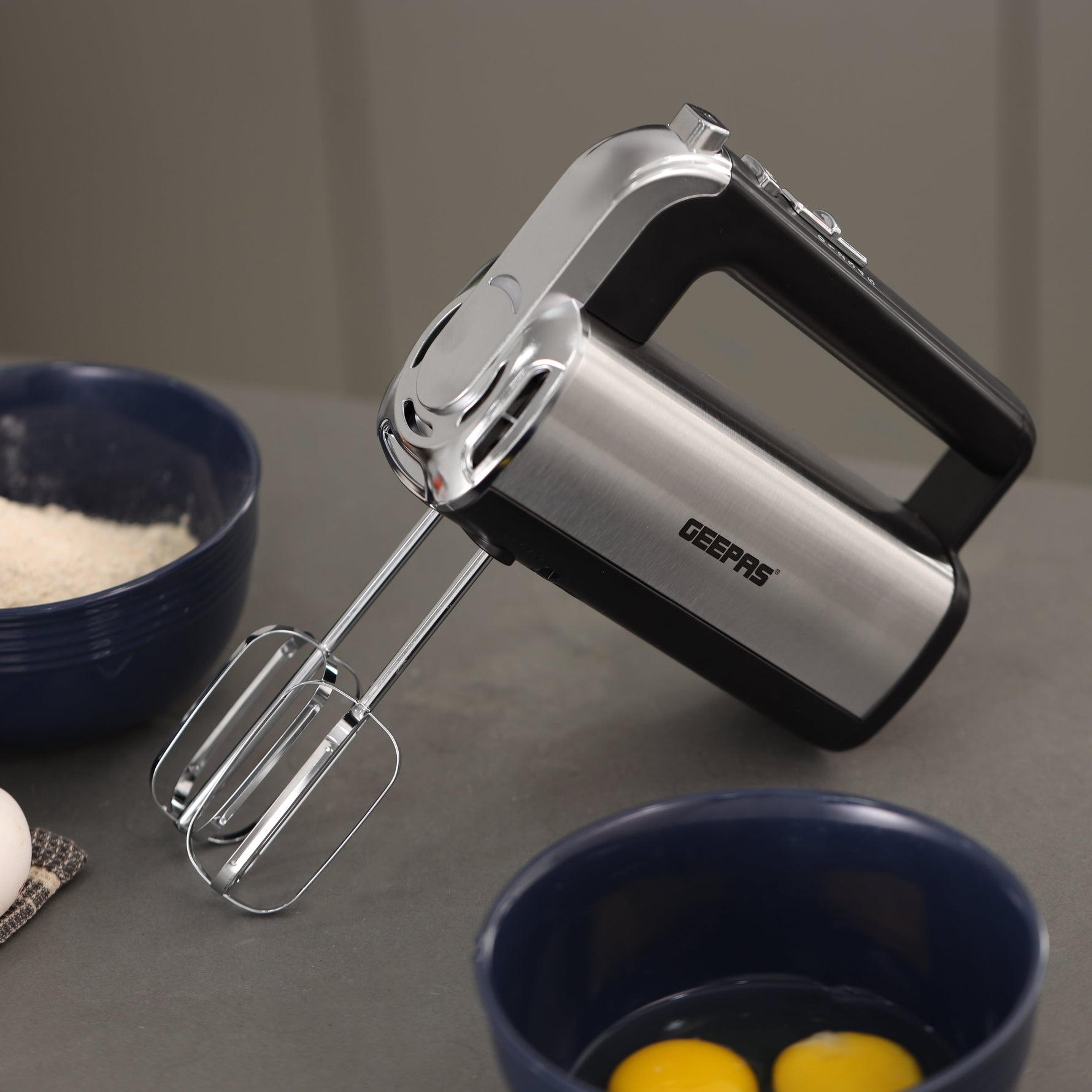 Geepas Hand Mixer 400W – 5 Speeds, Turbo, Stainless Steel Beaters, Lightweight & Easy to Use