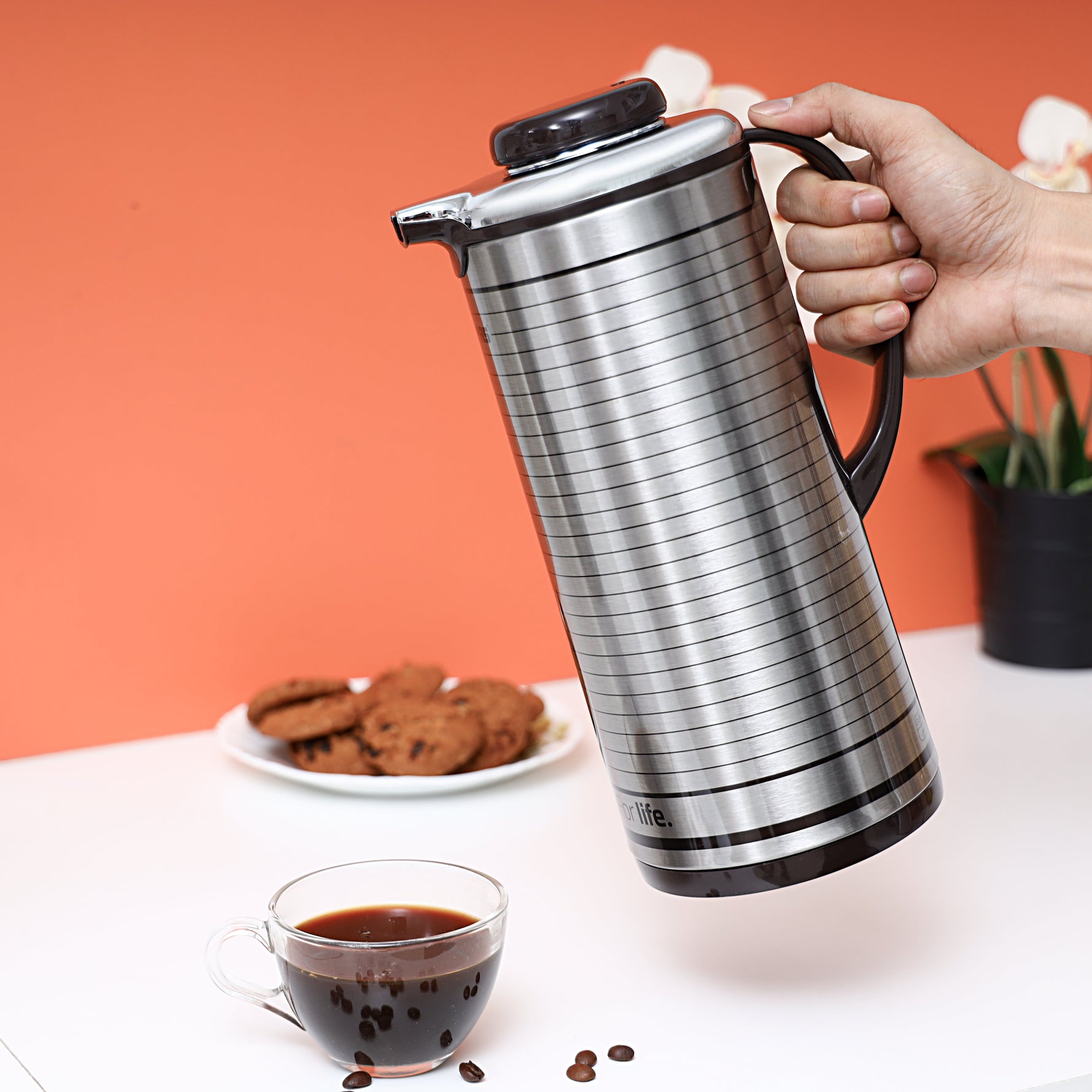 Geepas Vacuum Flask | 1.9L Capacity | Hot & Cold Insulation | Durable Plastic, Iron, Glass, Silica Gel Material | Keeps Drinks Fresh