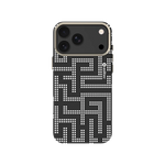 كفر aslitec MAZEMAG بدعم MagSafe ونقشة المتاهة ولمسات معدنية لـ iPhone 18 Pro و18 Pro Max