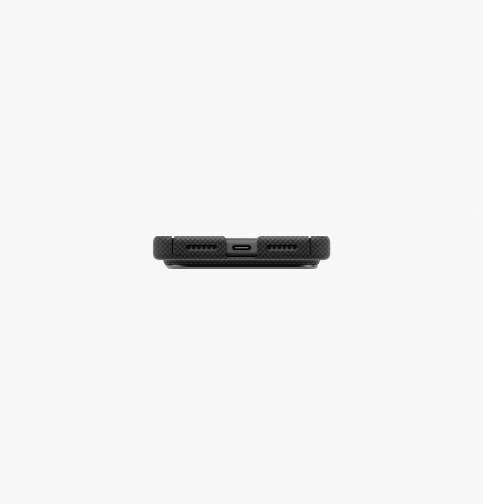كفر حماية UNIQ KEVA EDGE فائق النحافة من ألياف الأراميد 100% ومتوافق مع MagSafe لهاتف iPhone 18 Pro