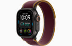 ساعة Apple Watch Ultra 4 GPS + Cellular مقاس 49 مم - تيتانيوم أسود مع سوار Trail Loop عنابي | M/L + عرض الباندل