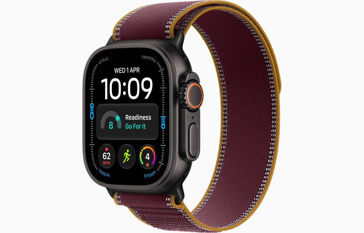 ساعة Apple Watch Ultra 4 GPS + Cellular مقاس 49 مم - تيتانيوم أسود مع سوار Trail Loop عنابي | M/L + عرض الباندل