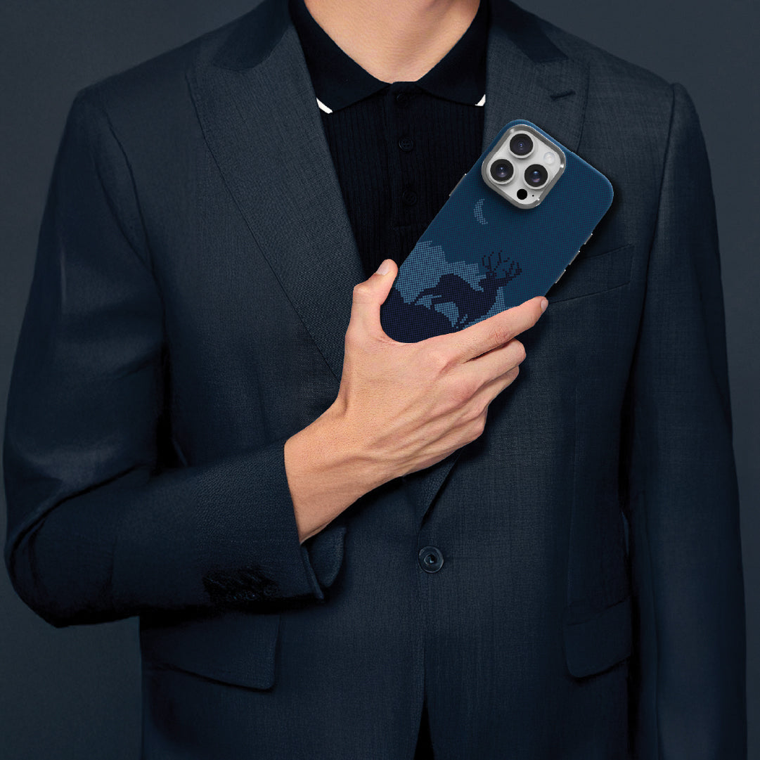 كڤر حماية MagCarbon Deer من LZEL لجهاز iPhone 16 Pro Max | غزال أزرق