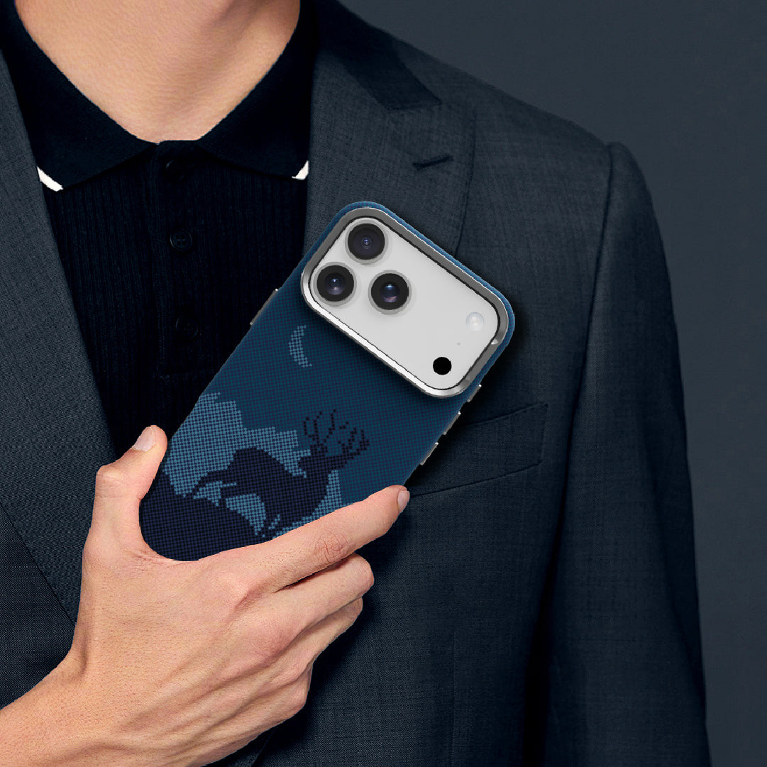 كڤر حماية MagCarbon Deer من LZEL لجهاز iPhone 17 Pro | غزال أزرق