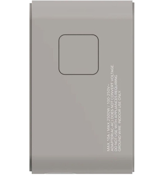 محول سفر تيار متردد 1-وورلد+ 70 واط GaN مع 3 منافذ وكابل يو أس بي سي مدمج من Momax | رمادي