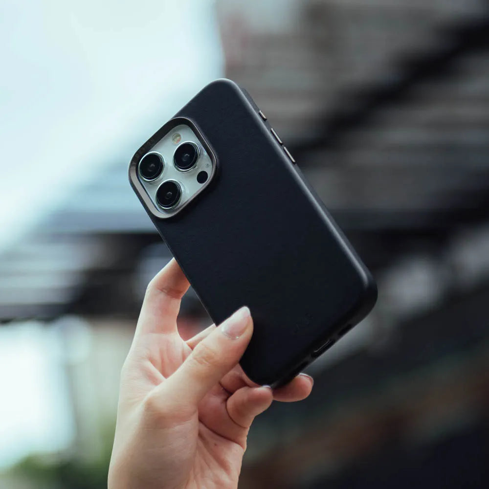 كڤر حماية Uniq Lyden لهاتف iPhone 15 Pro | أسود دالاس