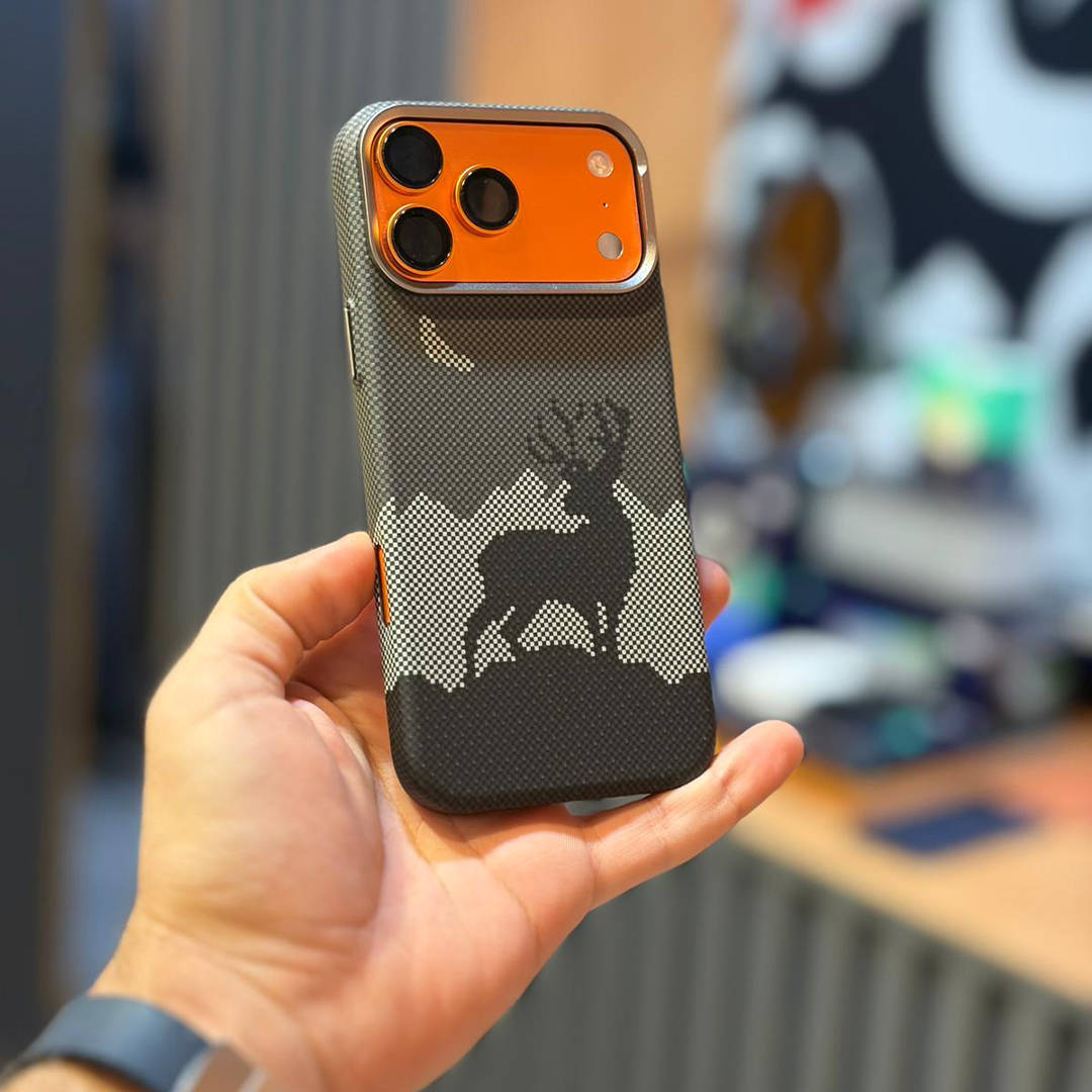 كڤر حماية MagCarbon Deer من LZEL لجهاز iPhone 17 Pro Max | غزال أسود