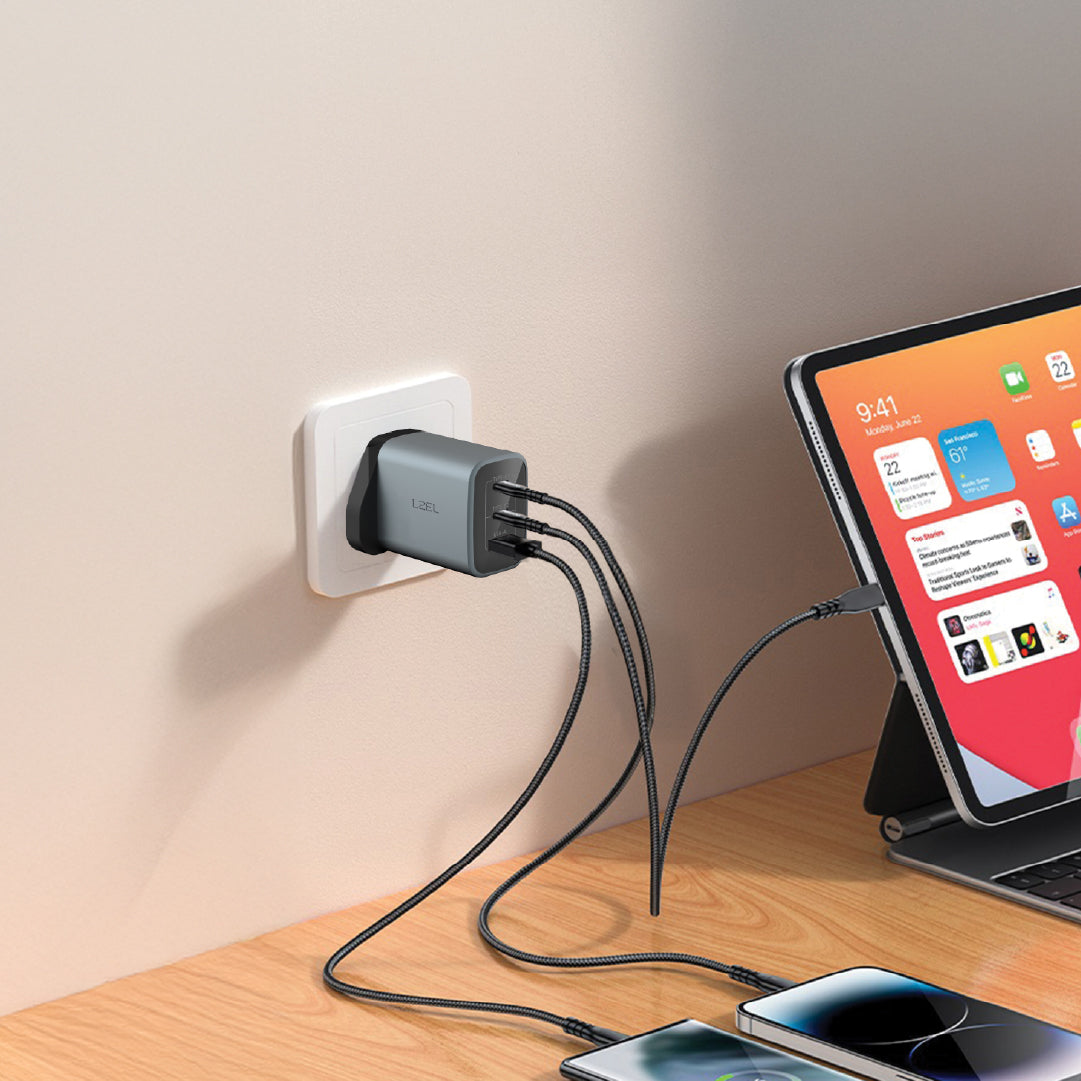 شاحن حائط فائق السرعة من ليزل  بقوة 67 واط بثلاث منافذ USB بتقنية GaN 