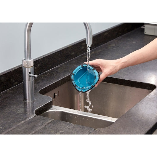 مكنسة يدوية لاسلكية Black & Decker Dustbuster® 3.6V 1.5Ah – للأتربة الجافة والرطبة مع قاعدة شحن وإكسسوارات