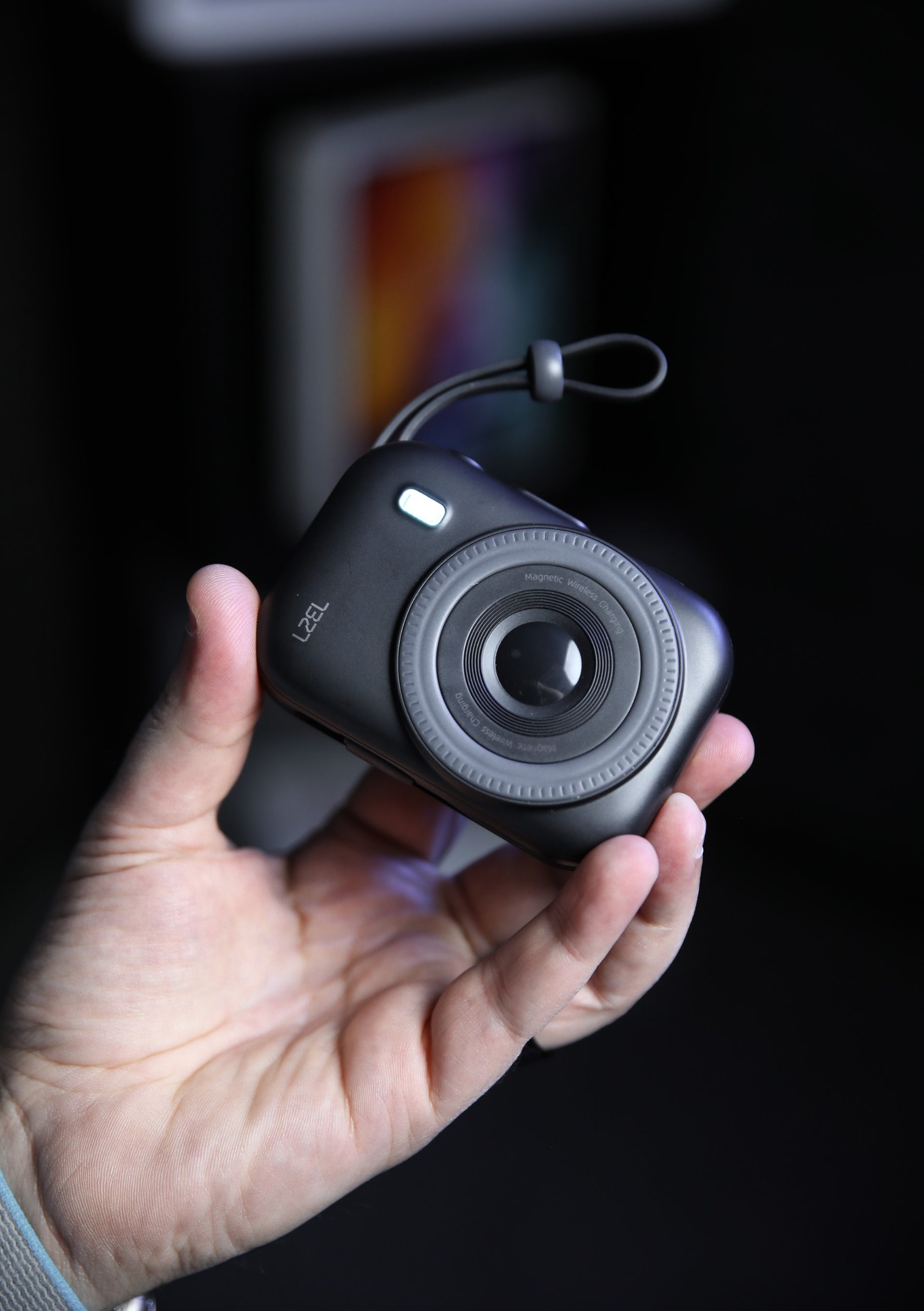 محطة الطاقة المحمولة PentaEnergia من ليزل 10,000 مللي أمبير × 5 تدعم الشحن اللاسلكي مع كيبل مدمج|أسود