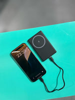 بطارية متنقلة مغناطيسية MagNexus Neox من ليزل بسعة 5000 مللي أمبير بشحن لاسلكي 15 واط | أسود