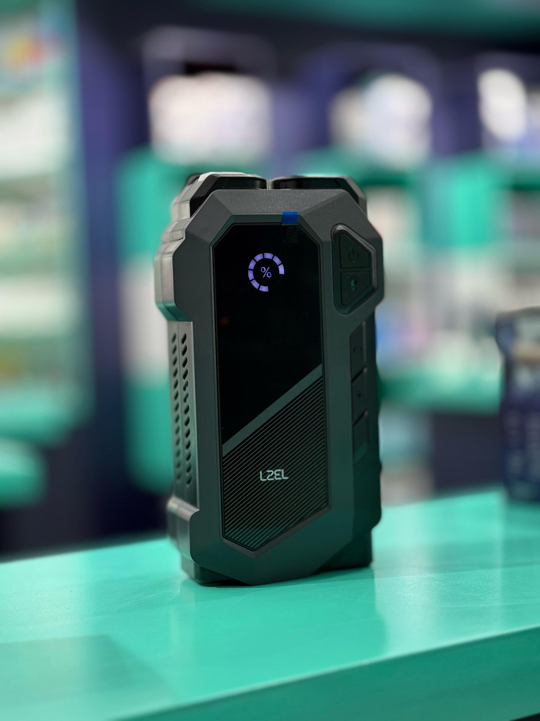 معزز لبطارية السيارة EnergizeIgnite X من ليزل مع ضاغط الهواء و مصباح LED بسعة 12 ألف مللي أمبير | رمادي / أسود