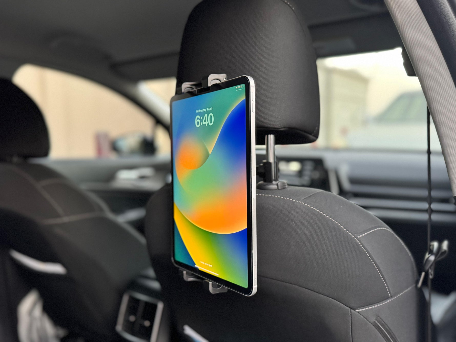 Magdrive Titan حامل تابلت وهاتف لمسند رأس مقعد السيارة من ليزل قابل للدوران 360 درجة