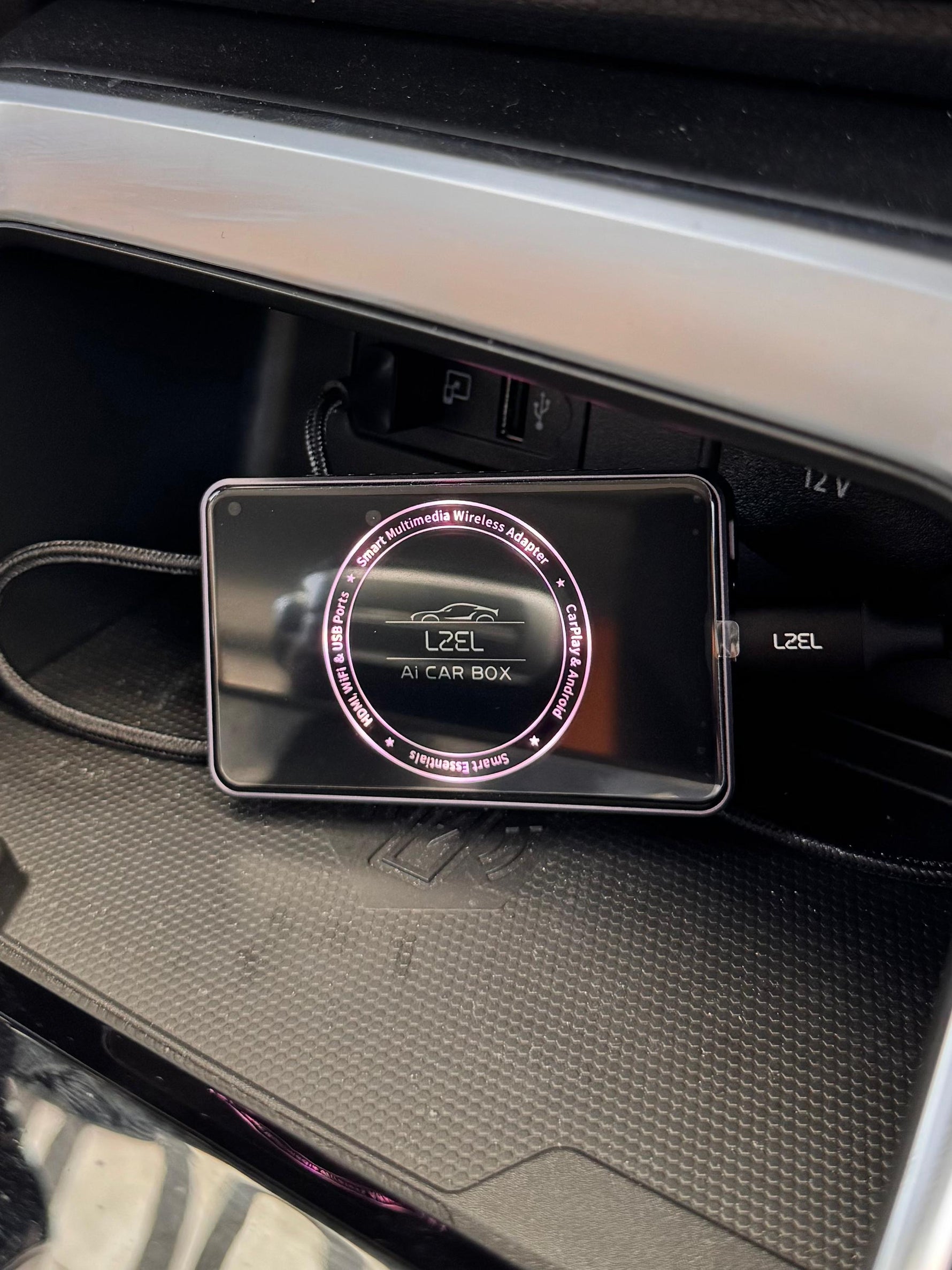 محول Carplay لاسلكي من ليزل 3 في 1  مع  USB-Cو  USB-A و HDMI و يدعم بلوتوث و واي فاي 