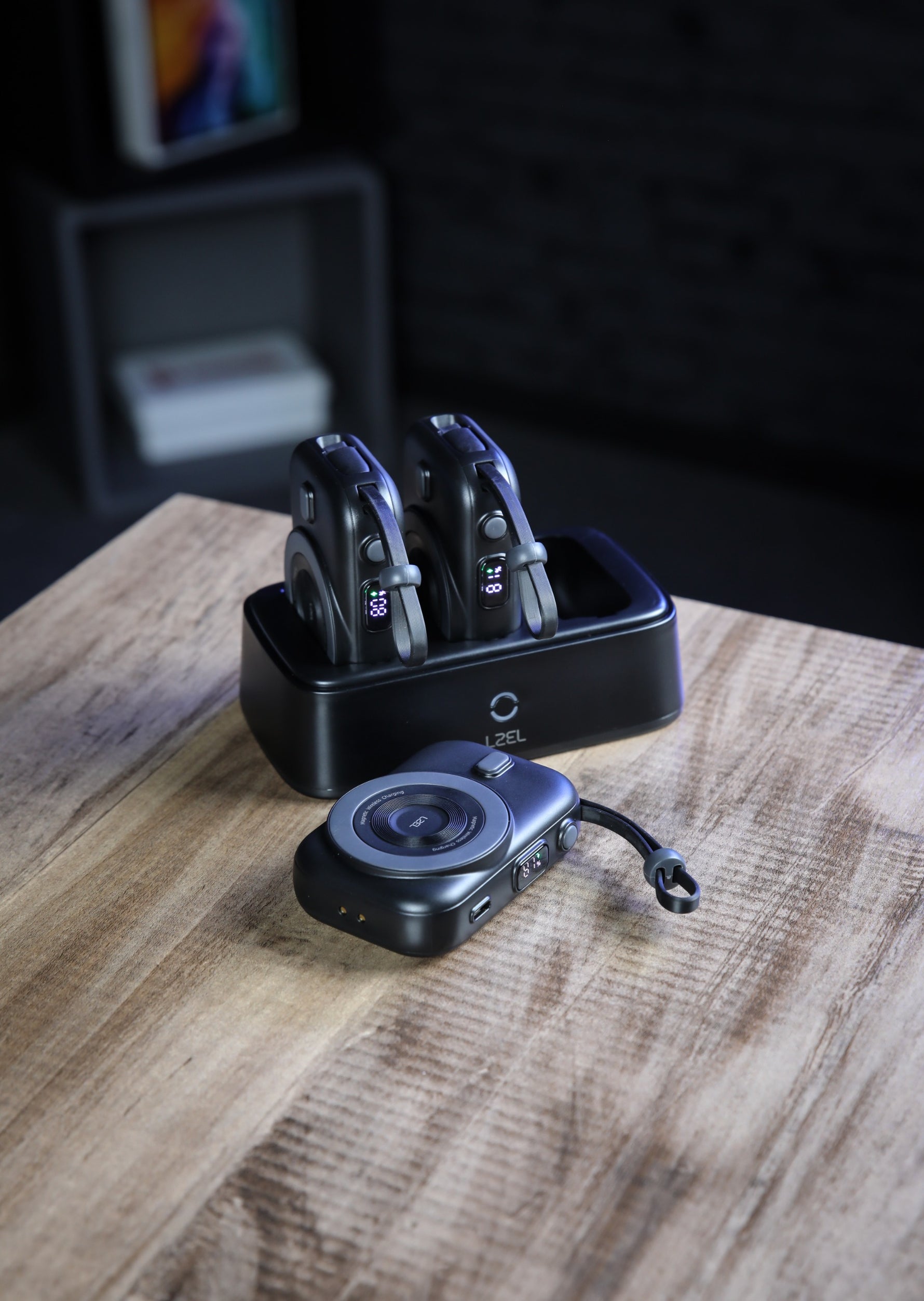 محطة الطاقة المحمولة TrioEnergia من ليزل 10,000 مللي أمبير × 3 تدعم الشحن اللاسلكي مع كيبل مدمج |أسود