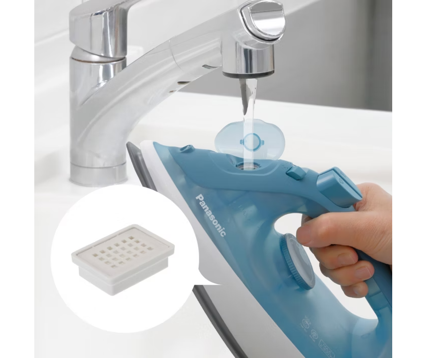 مكواة بخار باناسونيك 2300 واط – تيتانيوم | أخضر