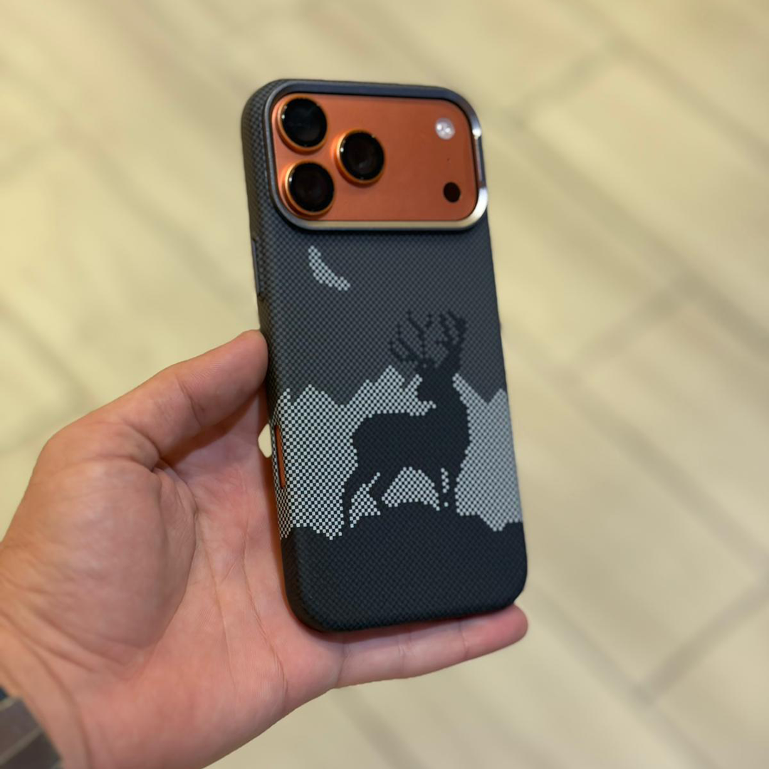 كڤر حماية MagCarbon Deer من LZEL لجهاز iPhone 17 Pro Max | غزال أسود