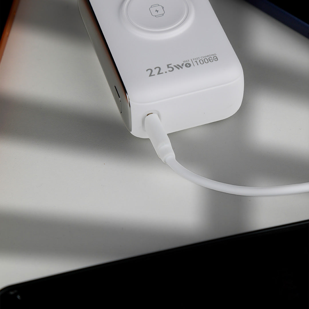 باور بانك LZEL Ampflow10 Mini – سعة 10000 مللي أمبير | شحن سريع 22.5 واط | كابلات مدمجة Type-C و Lightning | شحن لاسلكي