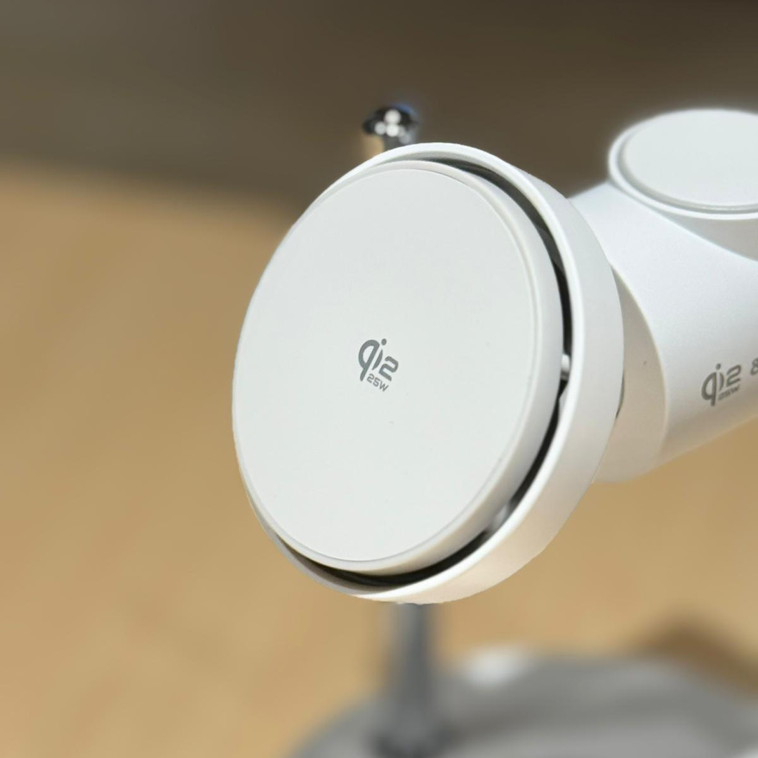 شاحن لاسلكي مكتبي من LZEL FlexDock Series 3-in-1 مغناطيسي | أبيض