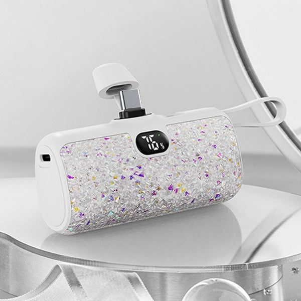 بطارية شحن متنقلة Power Pod Luxe بتصميم ألماسي من أسلي جلوبال سعة 5000 مللي أمبير مع كيبل Lightning مدمج PD| أبيض