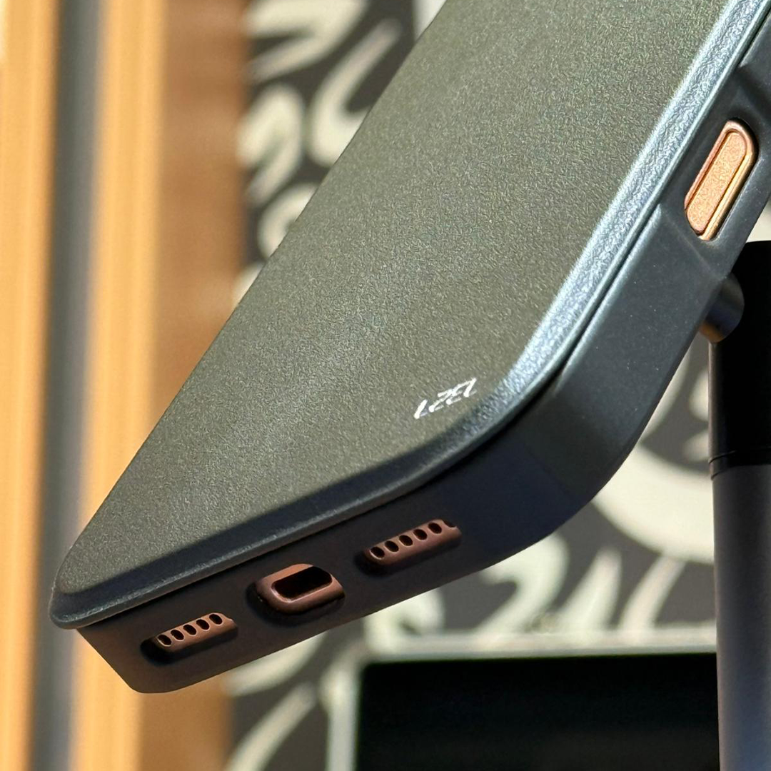 LZEL MagFlip Wallet Case for iPhone 17 Pro Max | Black