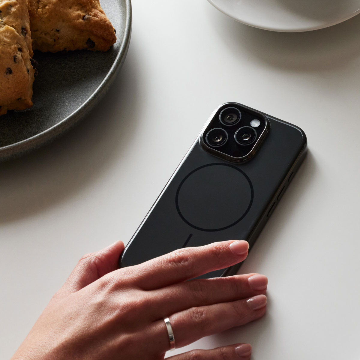 Beats iPhone 16 Pro Max Case with MagSafe | Midnight Black