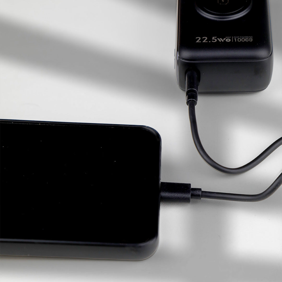 باور بانك LZEL Ampflow10 Mini – سعة 10000 مللي أمبير | شحن سريع 22.5 واط | كابلات مدمجة Type-C و Lightning | شحن لاسلكي