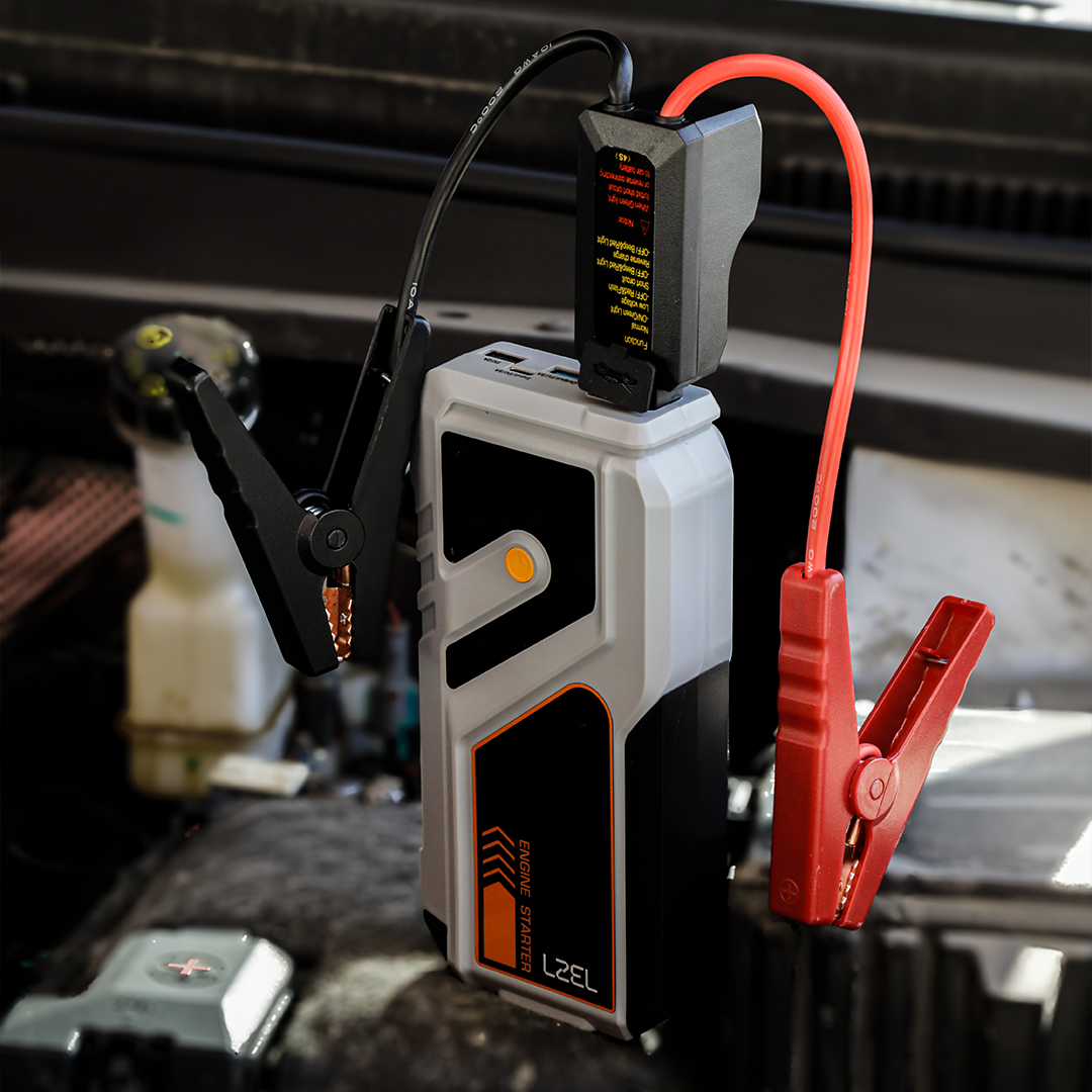 معزز لبطارية السيارة متعدد الوظائف من LZEL EnergizeIgnite Air 12000mAh 12V مع كشاف LED | رمادي/أسود